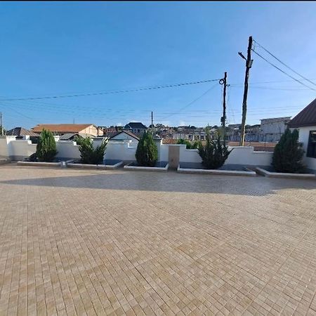 Baffour Apartments Adiebaba Luaran gambar