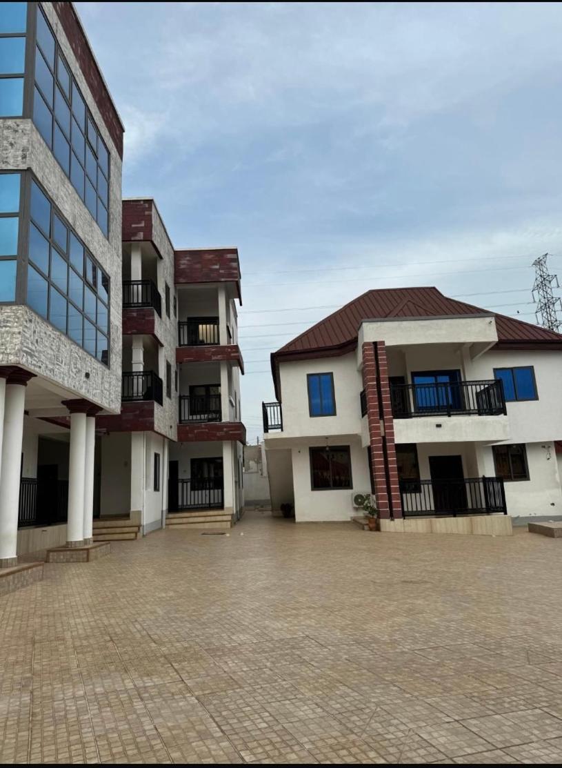 Baffour Apartments Adiebaba Luaran gambar