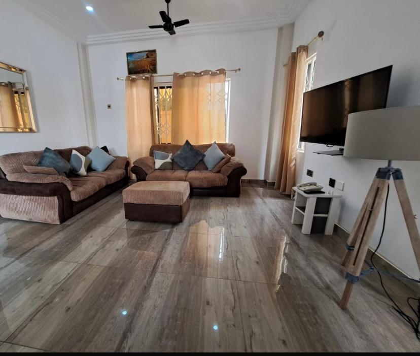 Baffour Apartments Adiebaba Luaran gambar